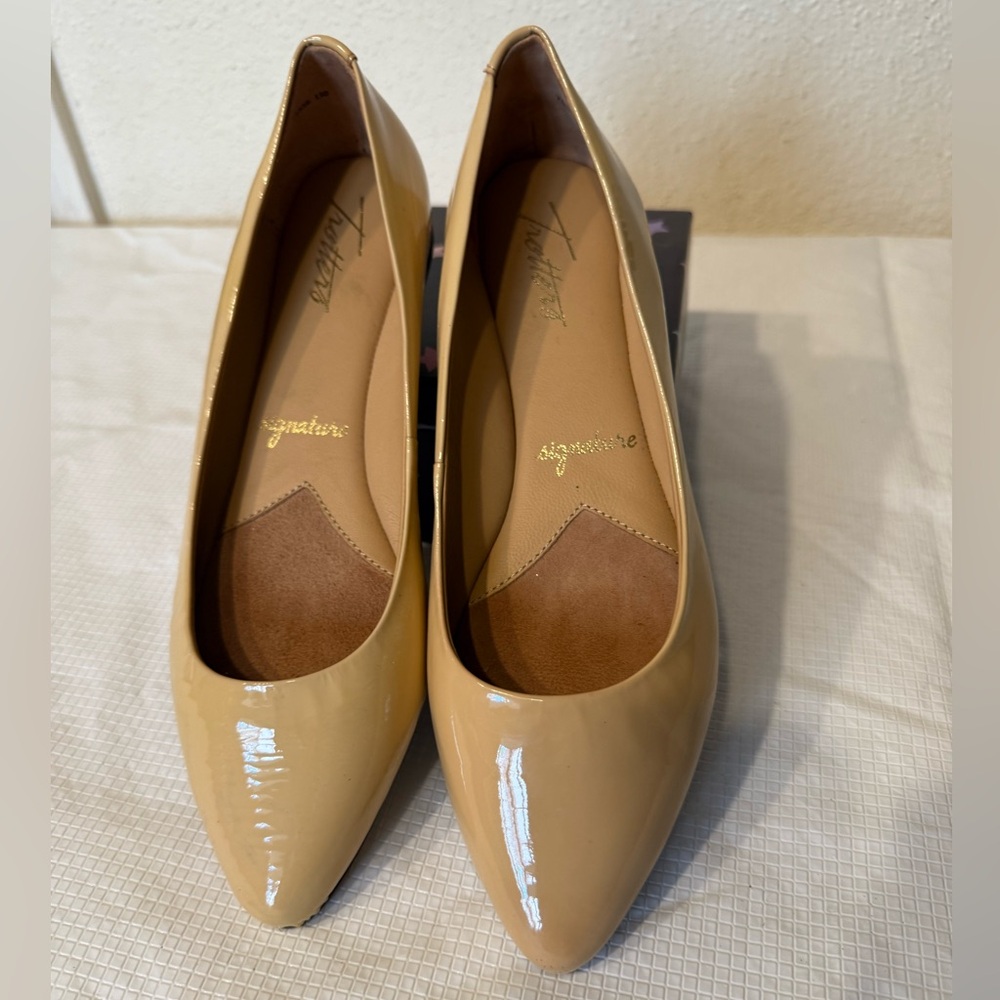 Signature Tan Heels Elegant Design